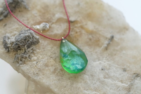 △ ▶ ▽ Umino Glass SEAGLASS PENDANT -T- 第1張的照片