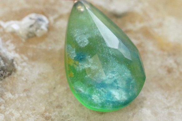 △ ▶ ▽ Umino Glass SEAGLASS PENDANT -T- 第7張的照片