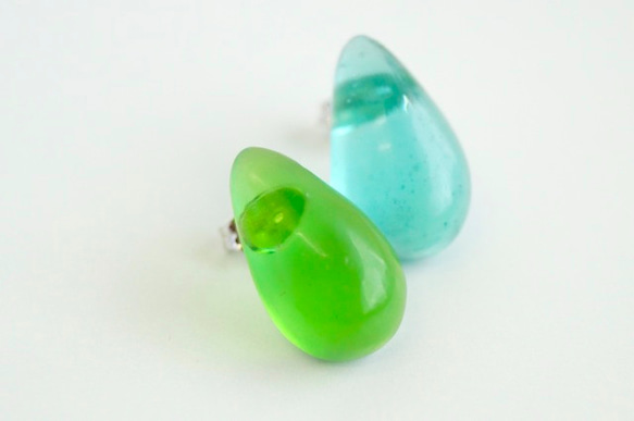 △▶▽ウミノナミナミダ SEA GLASS ピアス b 2枚目の画像