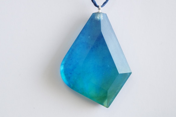 SEAGLASS PENDANT -h- 第3張的照片