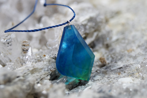 SEAGLASS PENDANT -h- 第7張的照片