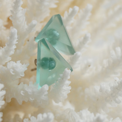 △▶▽ウミノカクカク SEAGLASS ピアスc 1枚目の画像