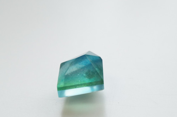 △▶▽ウミノガラス (SeaGlass）片耳ピアス g 2枚目の画像