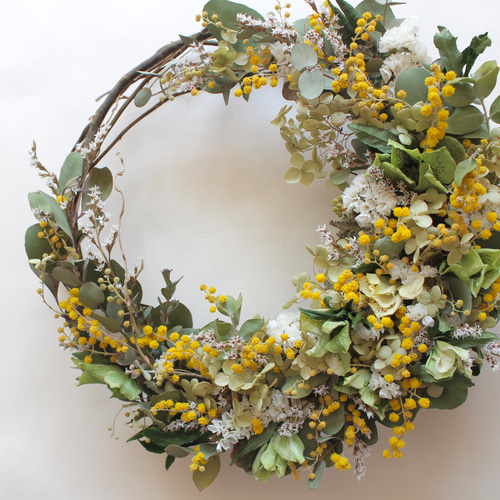 ミモザとクリスマスローズのハーフリース ドライフラワー amijus 通販  