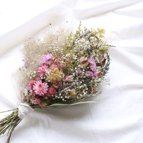 ハルスモークツリーと白い紫陽花とパンパスグラスのドライフラワースワッグ 456293af5996c15dae5eef2706fcbe