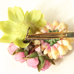 K-16-10アンティークカラーの花々のヘアクリップ 4枚目の画像