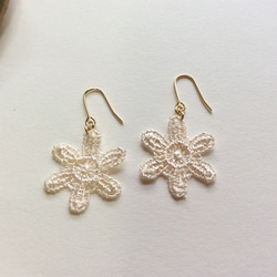 刺繍のピアス♪ 2枚目の画像