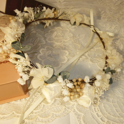 バラと小花の花冠（白）受注製作 3枚目の画像