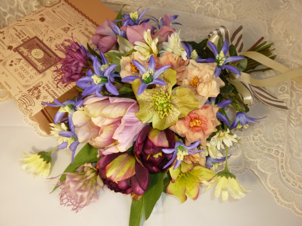 sale野の花とチューリップのブーケ(スワッグ）