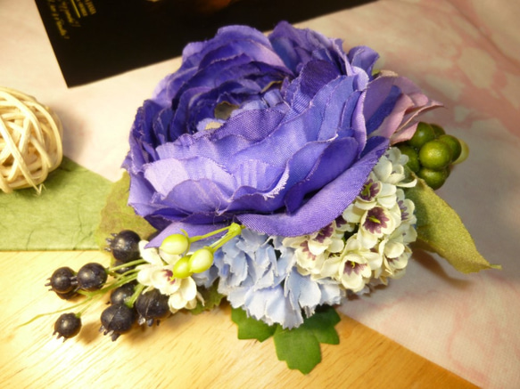 和の髪飾り（コサージュ）紫 2枚目の画像