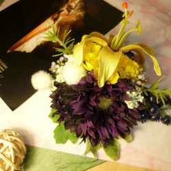 和の髪飾り（コサージュ）紫×黄 3枚目の画像