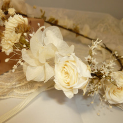 アンティークホワイトの花冠 2枚目の画像