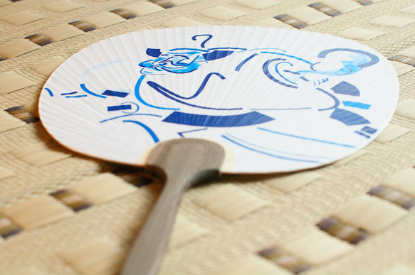 うるおいありえもんの団扇 3枚目の画像