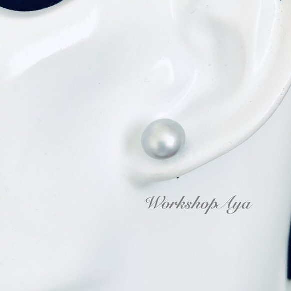 10ミリＡＡＡランク・ボタン型シルバーグレー淡水パールのピアス・イヤリング（再々販） 2枚目の画像