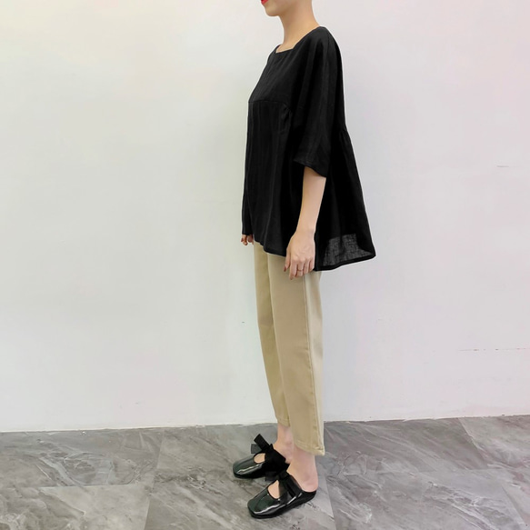 en-enリネン身幅たっぷりスクエアネック・サイドギャザー・丈短め・濃い濃い紺 8枚目の画像