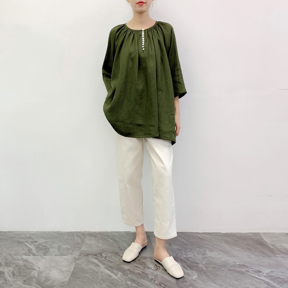 ★★en-en・リネン・貝ボタンいっぱい・たっぷりギャザープルオーバー・深いグリーン