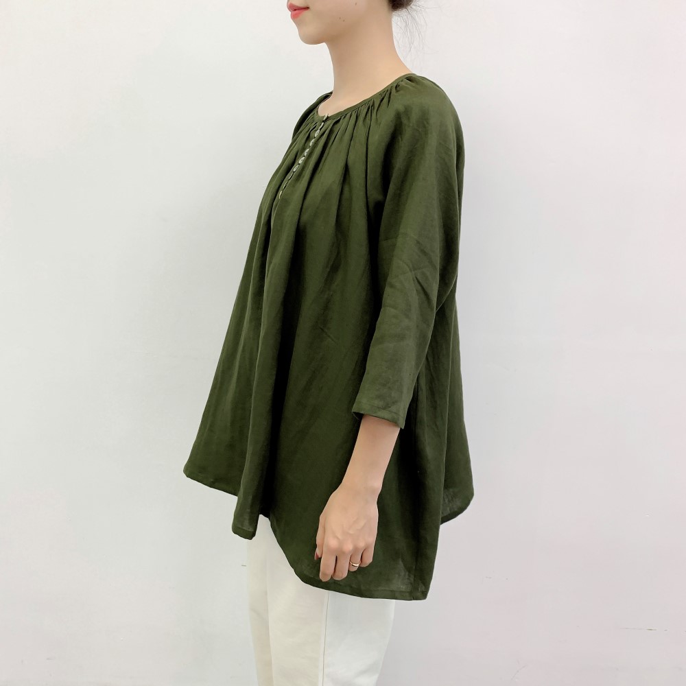 ★★en-en・リネン・貝ボタンいっぱい・たっぷりギャザープルオーバー・深いグリーン