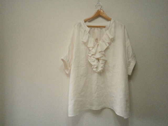 en-enフランスリネン・フリルプルオーバー・オフホワイト(新作、人気、麻)