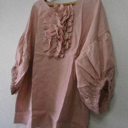 ★en-enフランスリネン・ボリュームフリル・ギャザー袖プルオーバー・ピンク 2枚目の画像