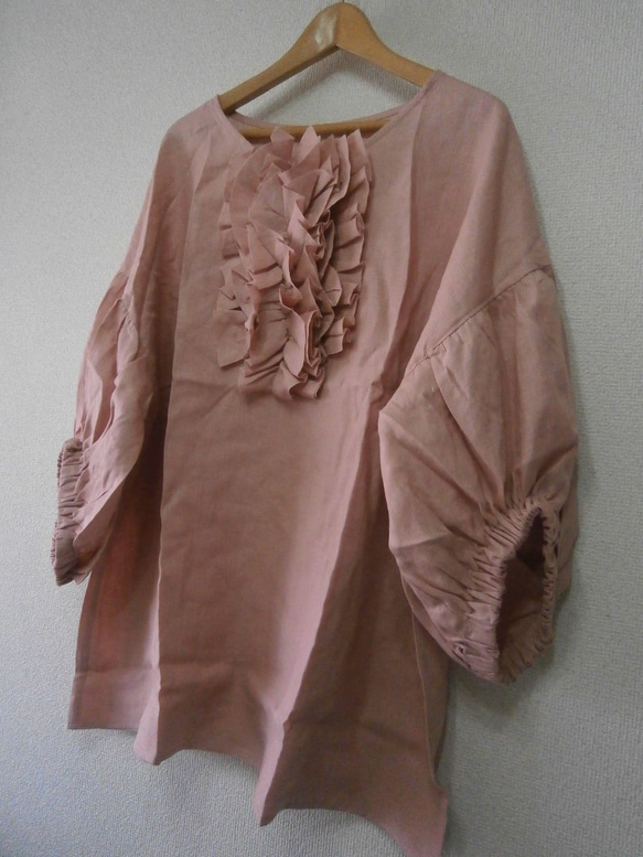 ★en-enフランスリネン・ボリュームフリル・ギャザー袖プルオーバー・ピンク 2枚目の画像