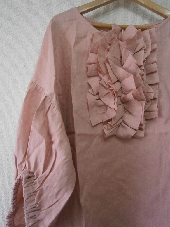 ★en-enフランスリネン・ボリュームフリル・ギャザー袖プルオーバー・ピンク 3枚目の画像