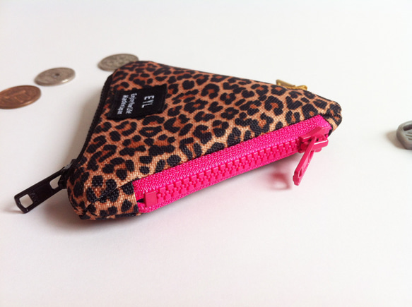 EYL Triangle Coin Purse "Leopard"（受注制作） 3枚目の画像