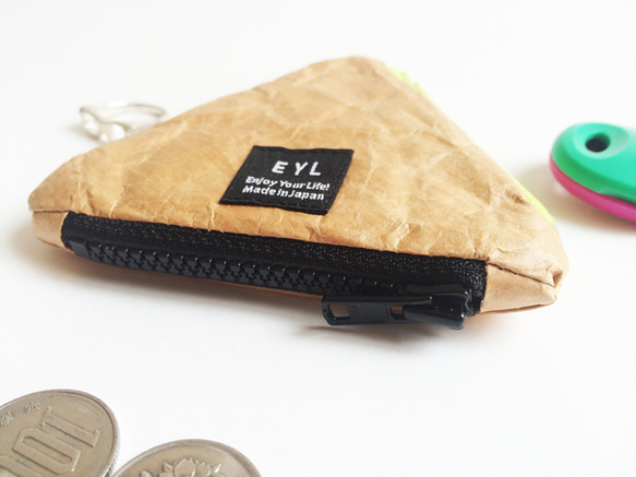 EYL Triangle Coin Purse "Tyvec Brown" （受注制作） 2枚目の画像