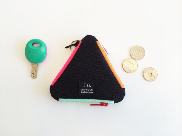 EYL Triangle Coin Purse "Black"（受注制作） 2枚目の画像