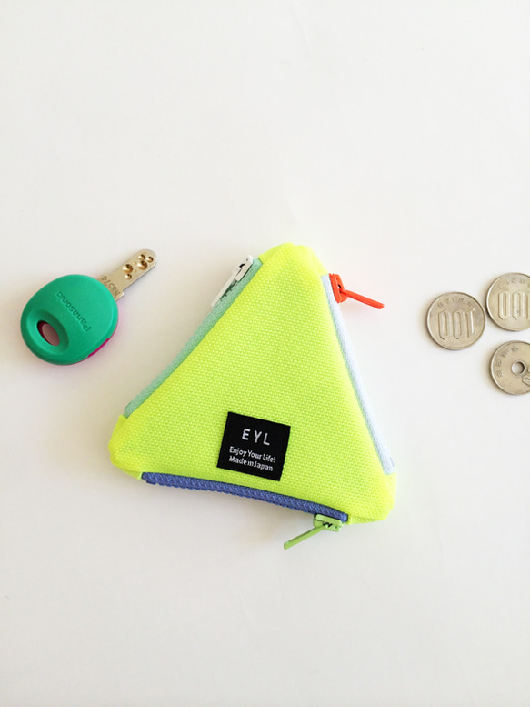 EYL Triangle Coin Purse "Optic Yellow"（受注制作） 2枚目の画像