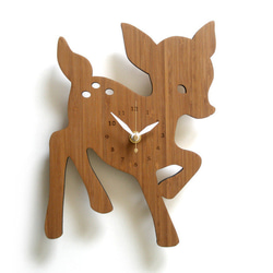 Whimsical Wooden Fawn Wall Clock 第1張的照片