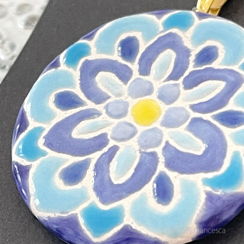 スペインタイルのペンダント：花モザイク009 ネックレス