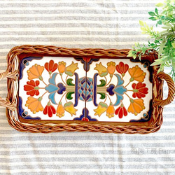 Beautiful Tile in Rattan Basket Tray :Flowers 第1張的照片