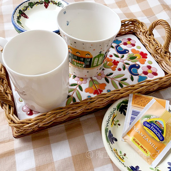 Beautiful Tile in Rattan Basket Tray :Flowers 第3張的照片