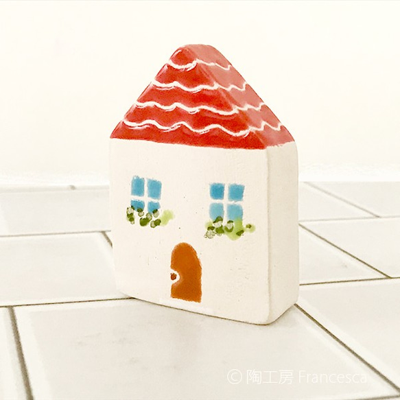 Aroma diffuser A small house / a Red roof 第1張的照片