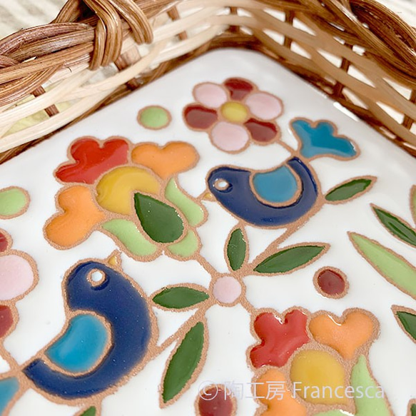 西班牙瓷磚籃托盤“花鳥（白色）” 第3張的照片