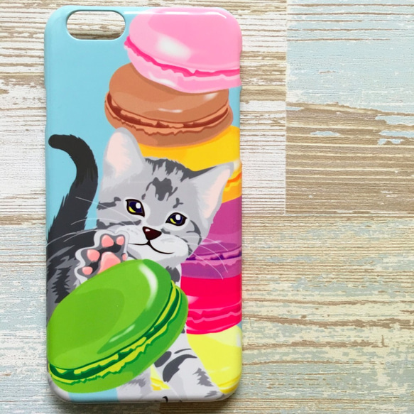 子猫のごちそう　スマホケース ねことマカロン　オリジナルイラスト iPhoneなど対応機種豊富！ 1枚目の画像