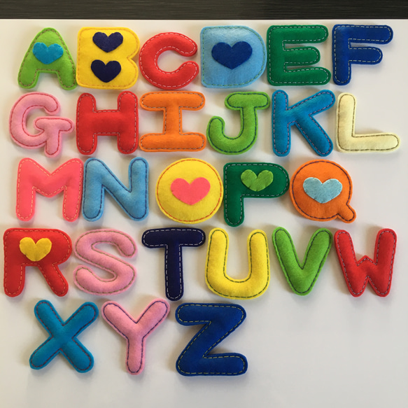 受注製作☆フェルトのアルファベット カラフルステッチ おもちゃ・人形