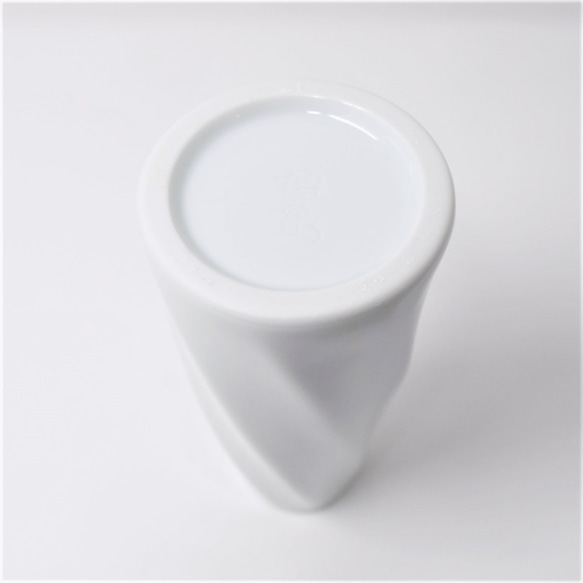 有田焼　窯元　博泉窯　白磁面取一輪差　シンプル　きれいな白磁　贈り物　ギフト　花瓶　花器　インテリア 7枚目の画像