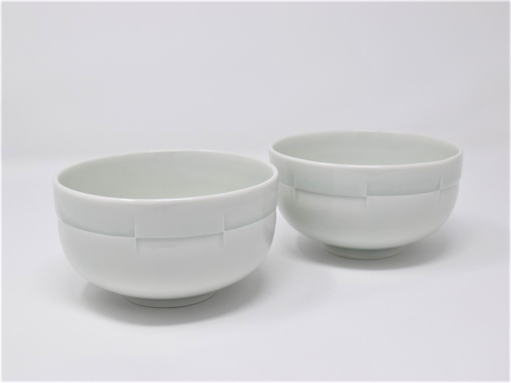 有田焼　窯元　博泉窯　青白磁彫文組ボウル　中村慎　作　陶芸家　手づくり　ペア　セット　シンプル　贈り物　ギフト　ボウル