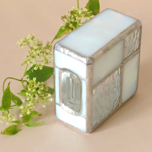 ガラスブロックの一輪挿し【冬】 一輪挿し・花瓶・花器 glassMA 通販