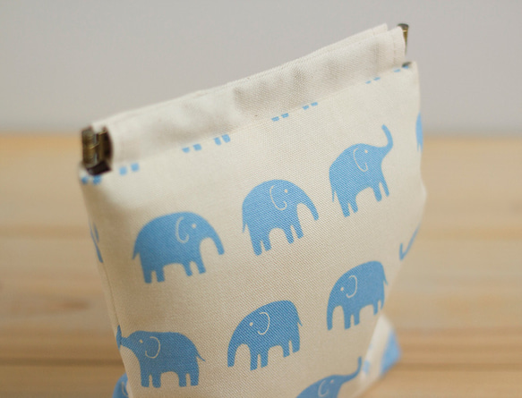 Spring Pouch Blue Elephant No.25 第3張的照片