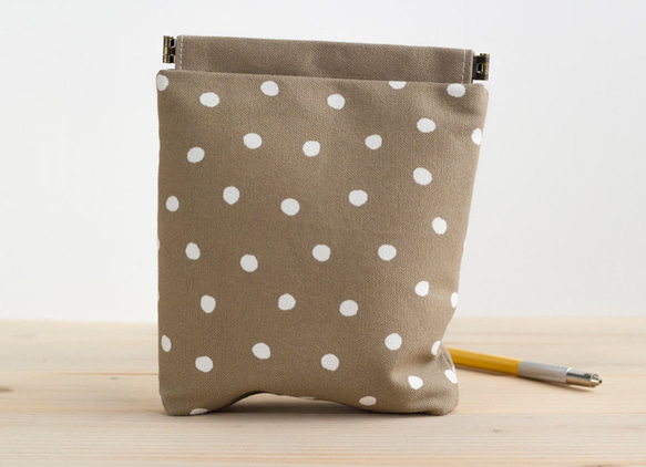 Spring Pouch Dot Greige No.9 No.11 帆布 第3張的照片