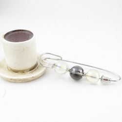 シトラスオーラやスモーキーオーラを並べて、食前にその香りを楽しみたい。<カブトピンブローチ>SB856 4枚目の画像