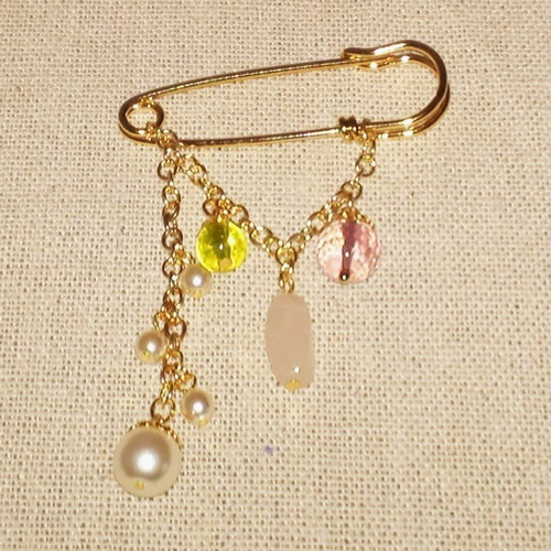 天然石ブローチ 天然石 緑翡翠 ブローチ 4の通販 by GOLD CAT⚠️在庫確認お願いします