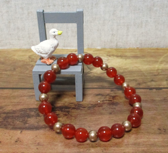 笑顔で去っていたあなたの背後に沈む赤メノウが目に染みる。<<1点ものブレスレット>>IB73 1枚目の画像