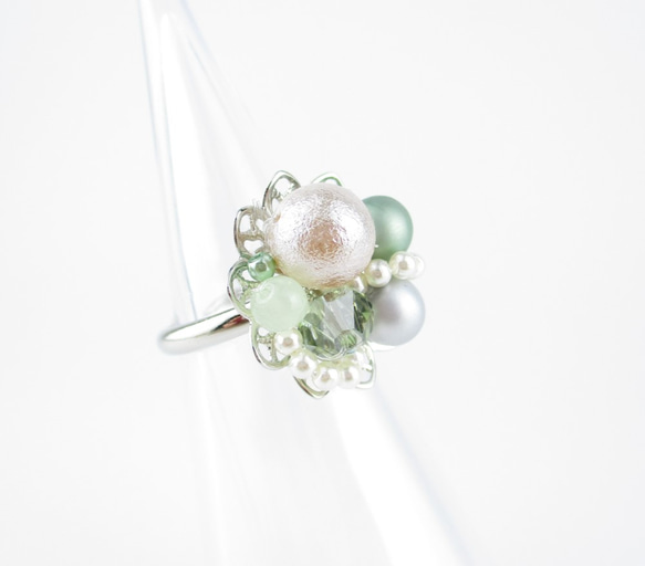 早春の青空は、ちょっと気まぐれだから、カルセドニーと若草のかほりが混じり合う。<1点もの創作リング>SR381 4枚目の画像