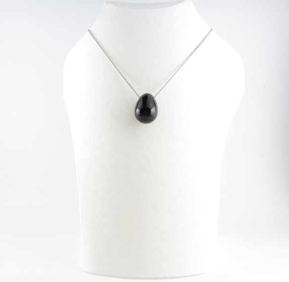 オニキスのような漆黒の髪色をした君の後ろ姿、今となってはとても懐かしい。<1点ものネックレス>ON77 2枚目の画像