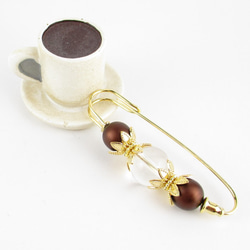 クォーツのように澄んだこの空を見上げながら、勝鬨橋の上で思いを馳せる。<カブトピンブローチ>SB732 1枚目の画像