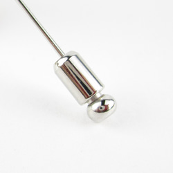 色々と気を遣うから、自分の気持ちとインカローズが見え隠れしています。＜ぼぼ屋のハットピン＞AP048 3枚目の画像