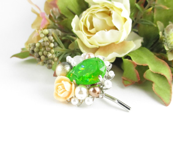 ムーンストーンが真実を映しだしたとしても、やっぱり隣の芝は青い。<ぼぼ屋のポニーフック>PF019 1枚目の画像